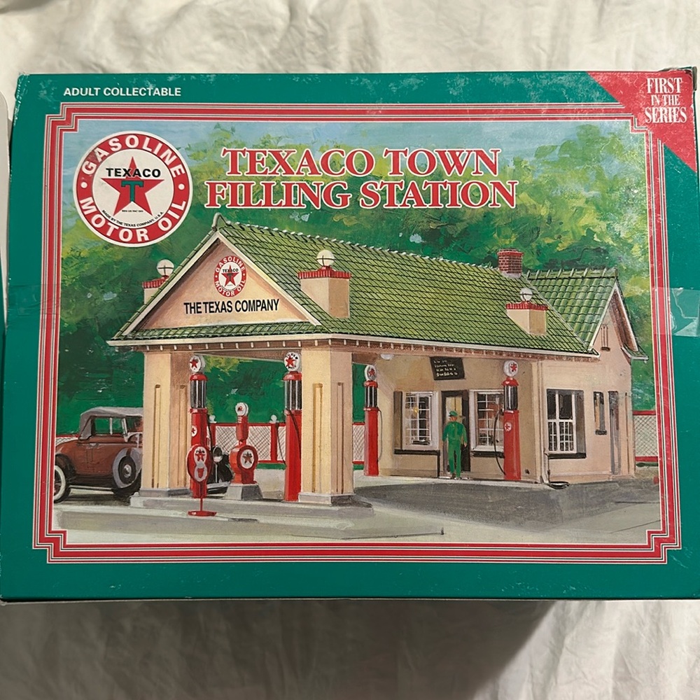 Texaco town filling station
